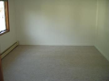 4th image of 32-10 Nicholson Dr #1X