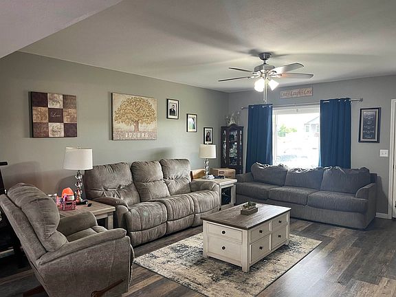 3rd image of 418 Alyssa St