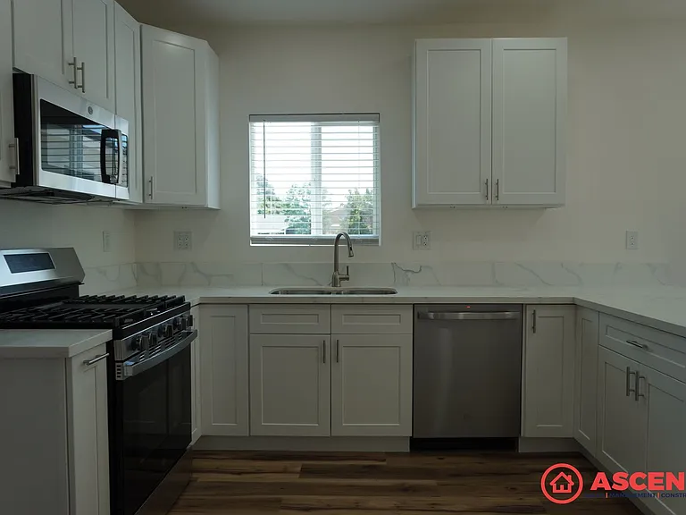 1916 Talisman Dr — Photo 13