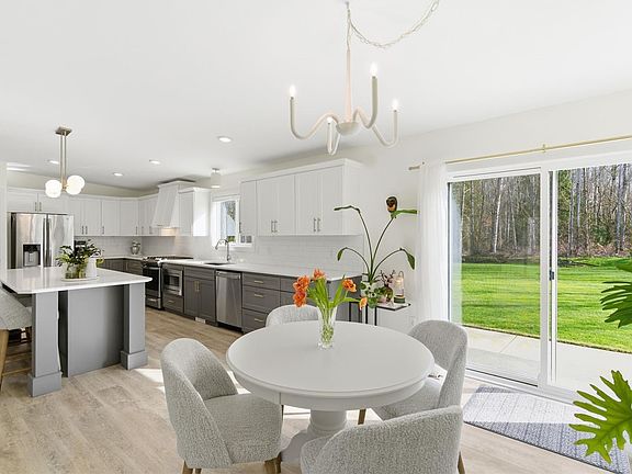 3rd image of 690 Gilbert Rd