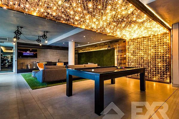 Rented by EXR | media 13