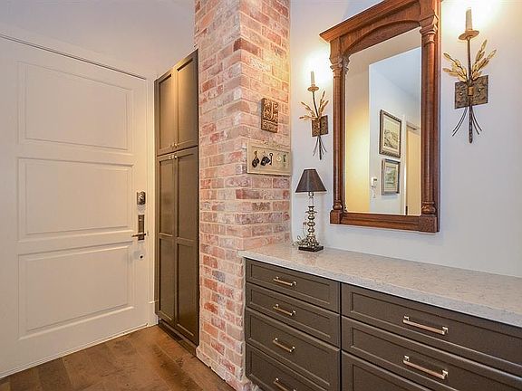 5th image of 1714 Ashland St #205