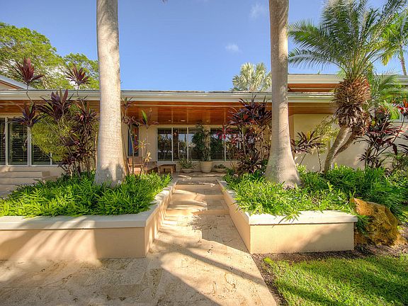 2nd image of 901 Casa Marina Ct
