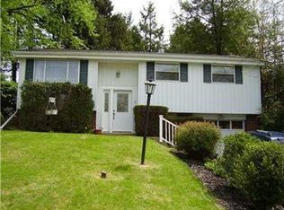 3020 Vermeer Dr, Allison Park, PA 15101