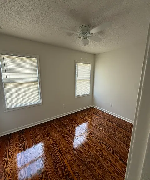 525 E Hall St — Photo 2