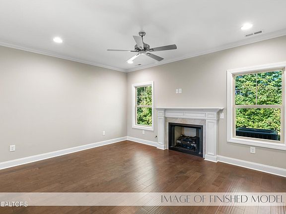 3rd image of 2075 Gisele Way