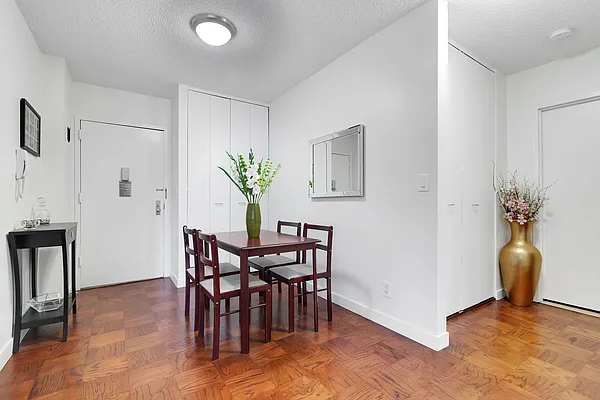 Rented by Cooper & Cooper Real Estate | media 24