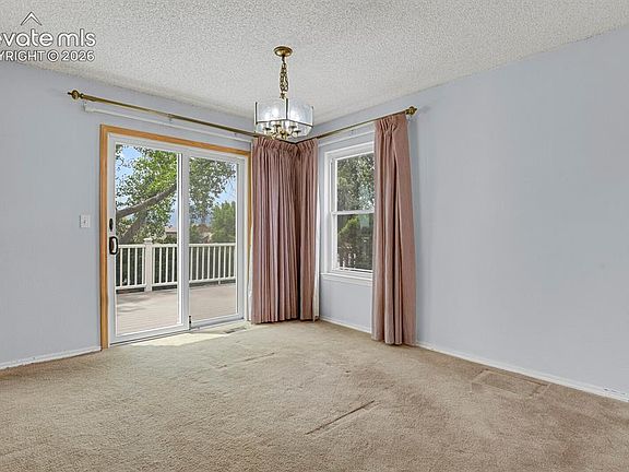 5th image of 1005 Barnum Dr