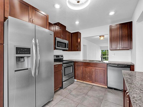 3rd image of 6541 NW 99th Avenue #A19