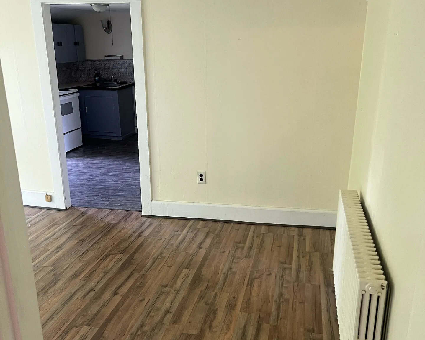 427 Essex St - Unit... — Photo 3