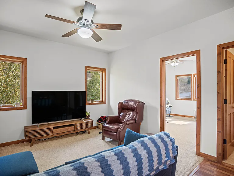 45 Creek Cv #B — Photo 4