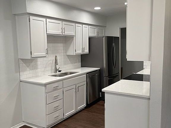 3rd image of 115 Peachtree Ct #115