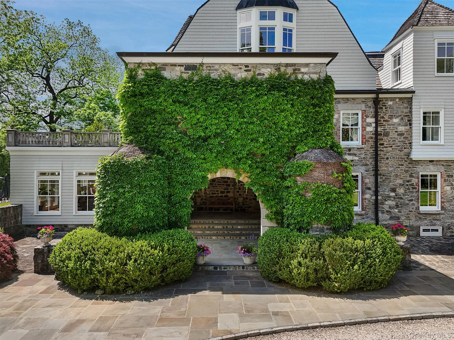 8 bed, 10.0 bath, 12600 sqft, $20,000 — Photo 4