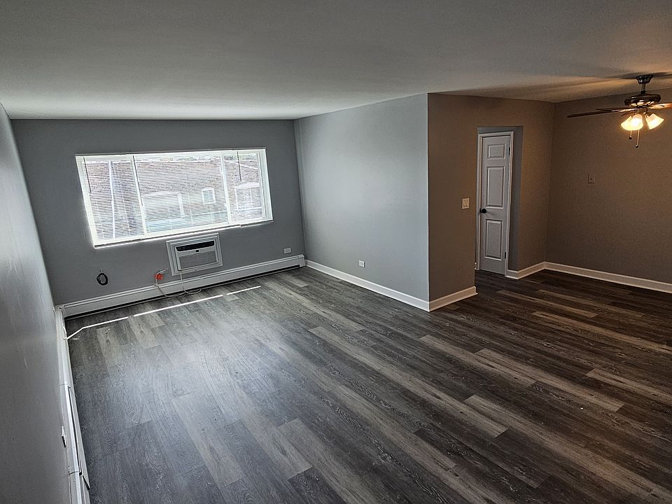 1st image of 2200 Scoville Ave APT 306
