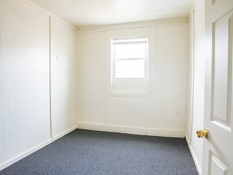 220 N Luzerne Ave — Photo 17