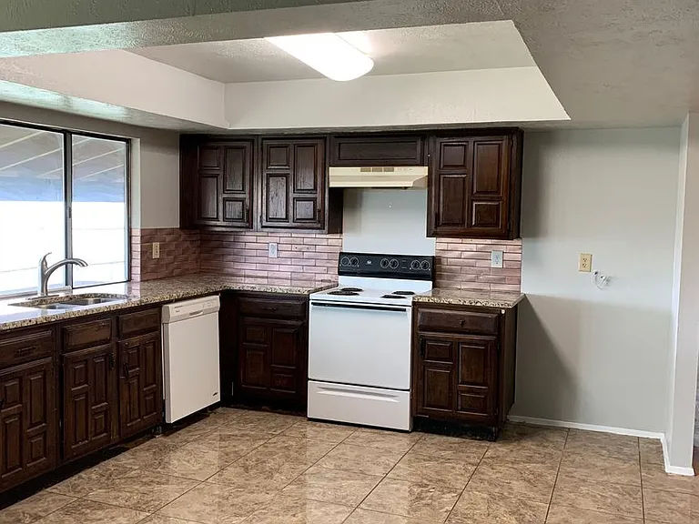 5260 Pruitt Dr — Photo 9