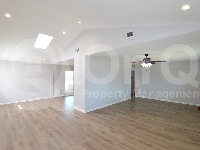 7424 E Polk St — Photo 8