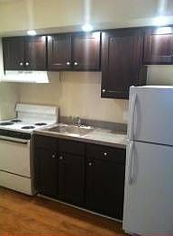 4th image of 256 Lyndhurst Pl APT 1