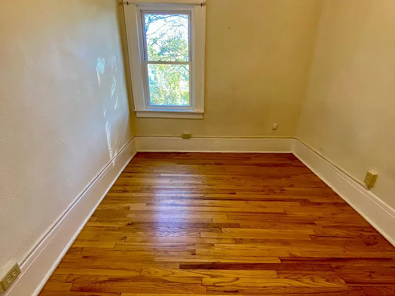 150 N Midler Ave #2 — Photo 12