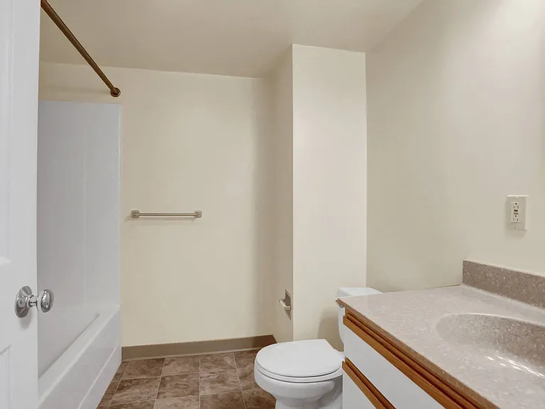 The Weightman Apartments — Photo 10