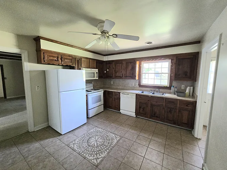 3316 E Princeton Rd — Photo 9