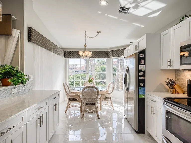 208 Legendary Cir — Photo 14