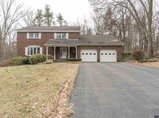 2274 Pine Ridge Rd, Niskayuna, NY 12309