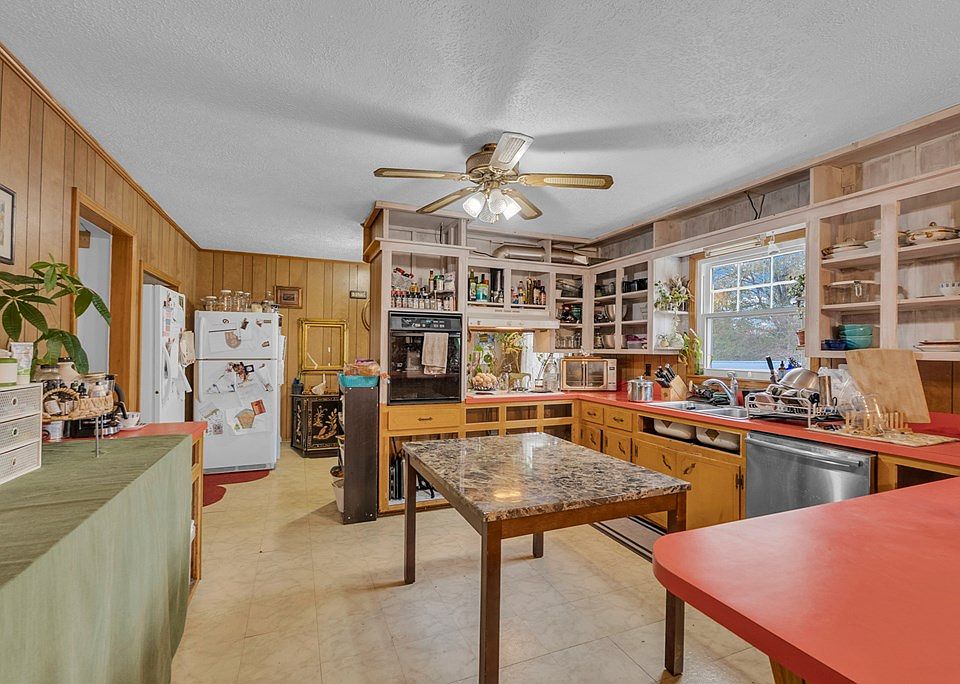 7th image of 5881 Burgess Falls Rd