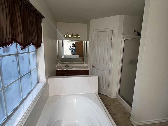 5th image of 1013 Brown Dr