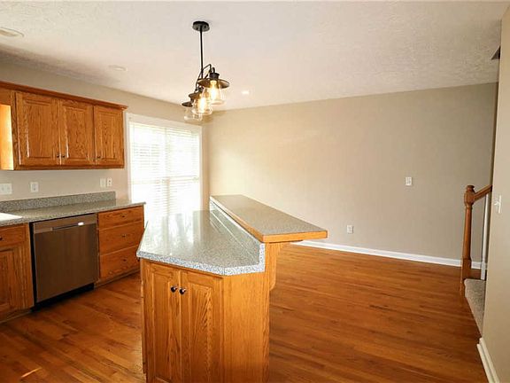 5th image of 1546 Kenilwood Way