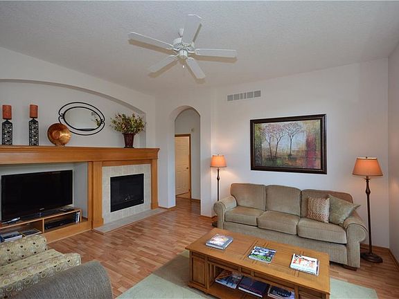3rd image of 520 W Trace Dr