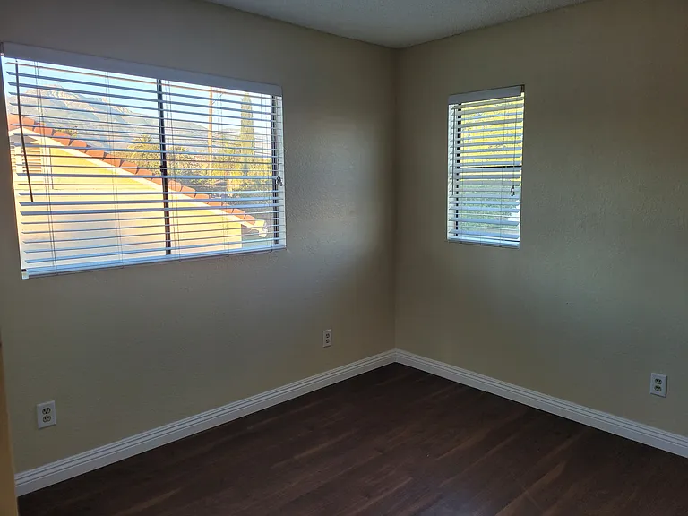 8525 Vinmar Ave — Photo 9