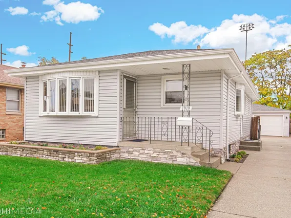 1919 Schrage Ave, Whiting, IN 46394