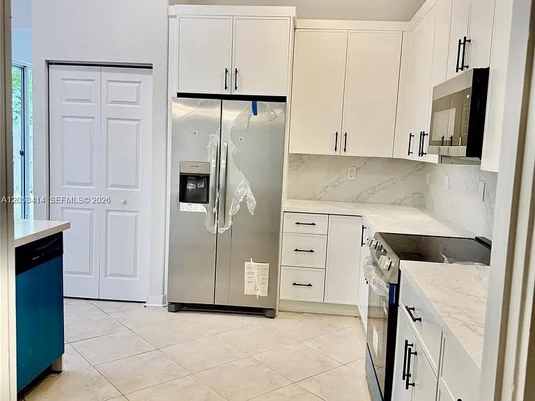 4946 SW 38th Way — Photo 15