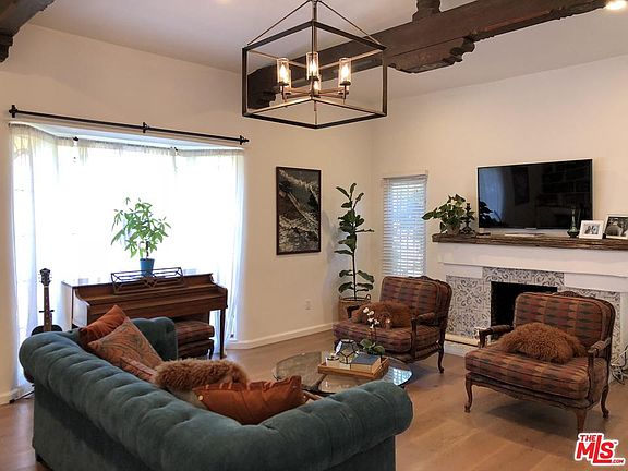 4th image of 1064 S La Jolla Ave
