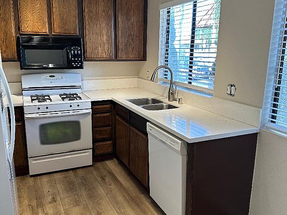 5th image of 4437 Kansas St APT 5