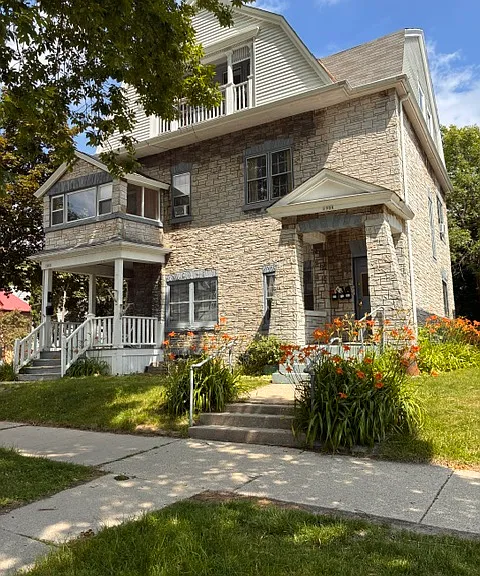 1904 E Bradford Ave #3 — Photo 1