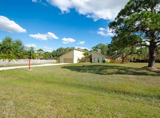 10001 Saddle Rd, Tampa, FL 33626