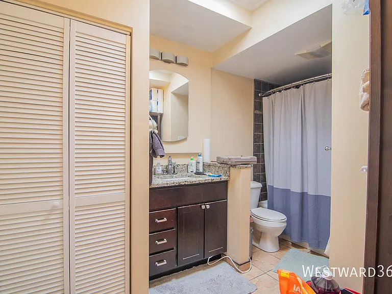 4334 N Clarendon Ave #310 — Photo 13