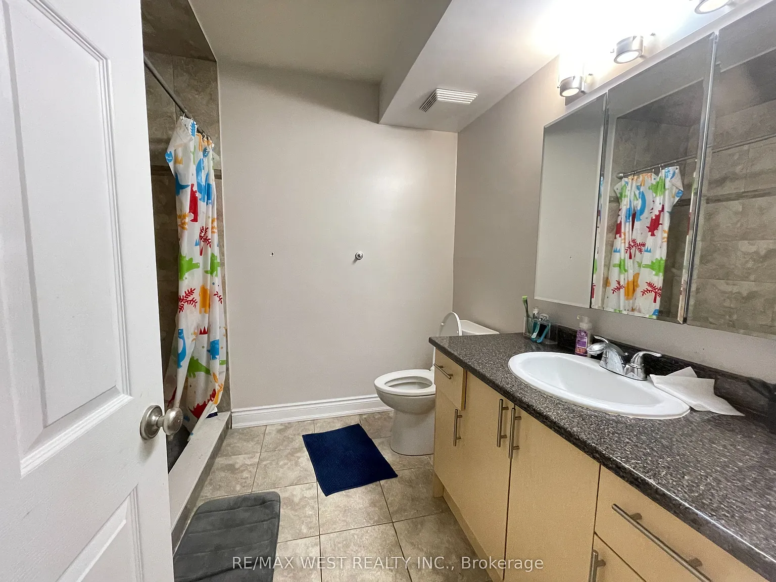 4 bed, $2,950 — Photo 4