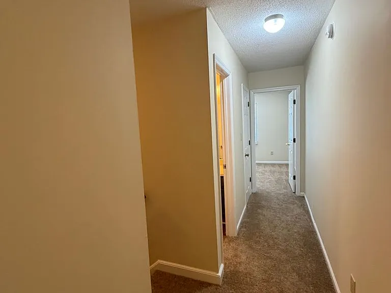 1652 India Hook Rd — Photo 4