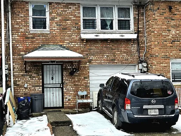 2952 Oceancrest Blvd, Far Rockaway, NY 11691