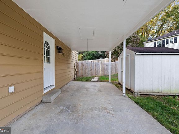 4th image of 8422 Stone Gate Dr