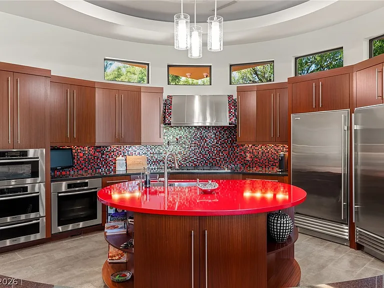 2 Castle Oaks Ct — Photo 17