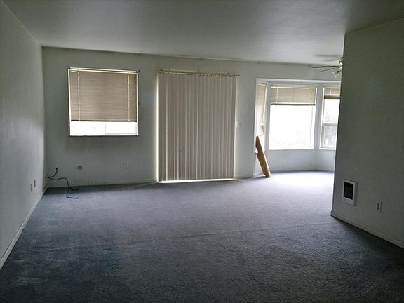 3rd image of 216 Washington Blvd