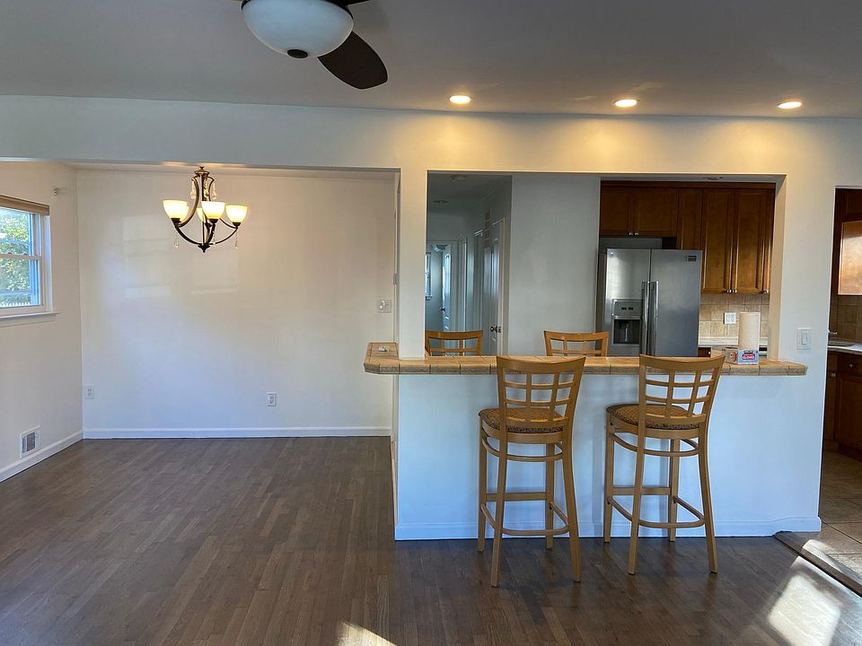 1st image of 20642 46th Ave Floor 1