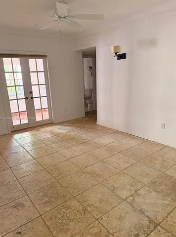 401 Warren Ln — Photo 8