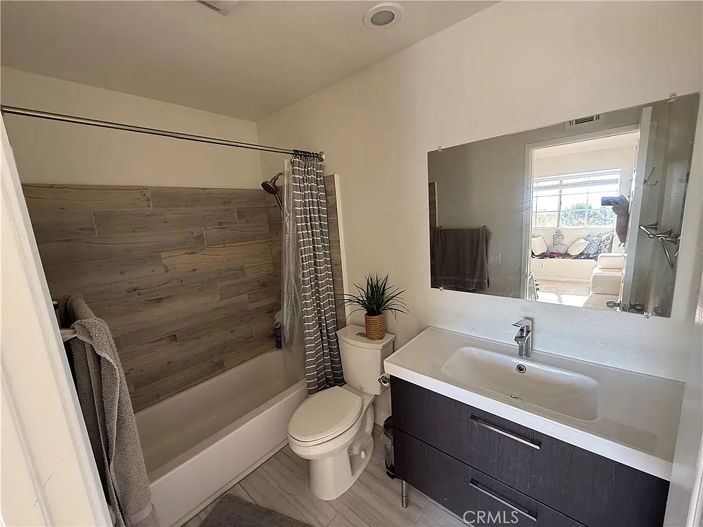 2 bed, 2.5 bath, 1121 sqft, $3,800 — Photo 4
