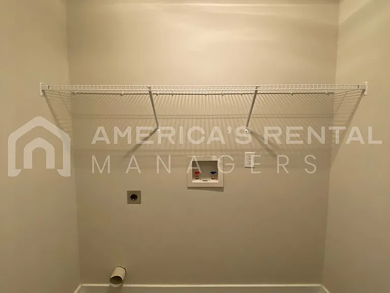 490 Ridge View Cir — Photo 13
