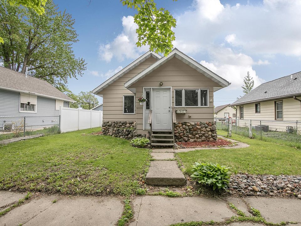 1st image of 524 2nd St SE